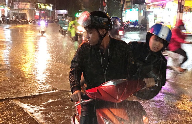 Mua trai mua cuc lon, lang mai tram tuoi o Sai Gon khon don-Hinh-5